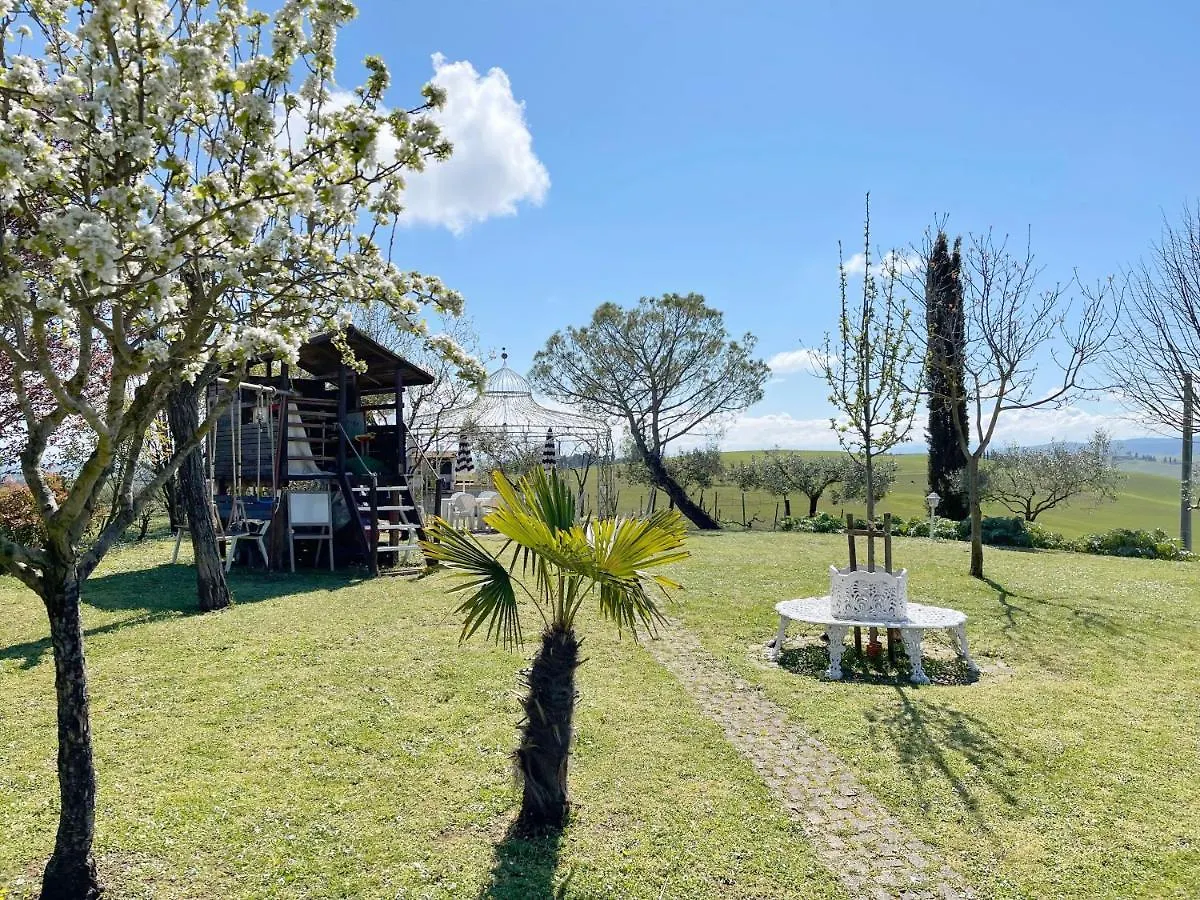 Apartment Appartamento Con Piscina E Giardino A Siena Italy